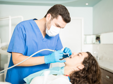 Oral Cancer: Early Warning Signs You Can’t Afford to Miss